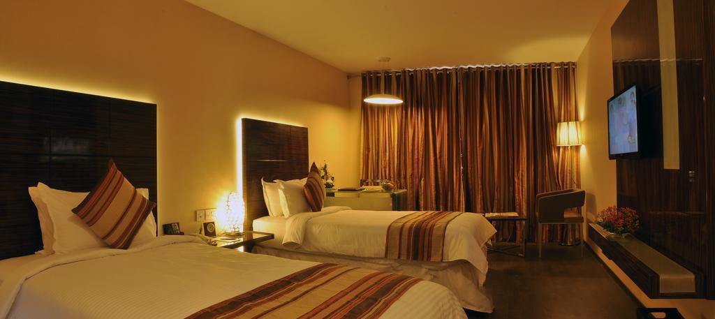 The Arcadia Hotell Coimbatore Exteriör bild