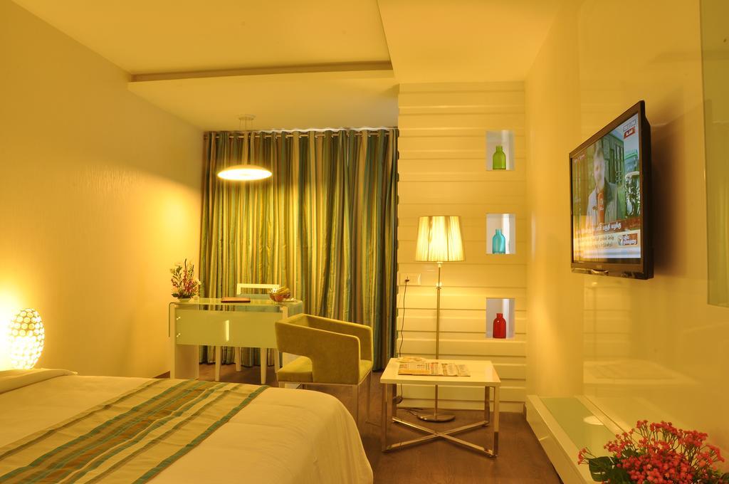The Arcadia Hotell Coimbatore Exteriör bild