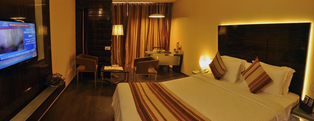 The Arcadia Hotell Coimbatore Exteriör bild