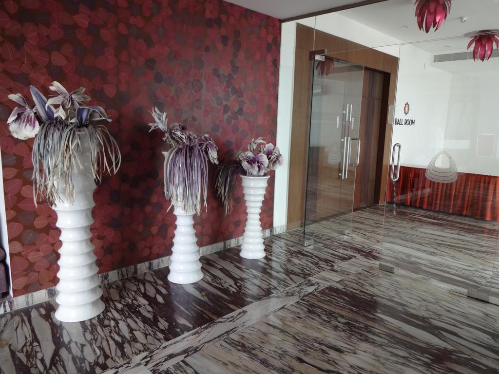 The Arcadia Hotell Coimbatore Exteriör bild